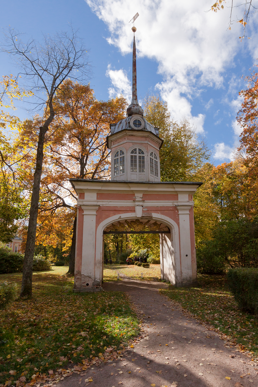 Почётные ворота в Петерштадт)